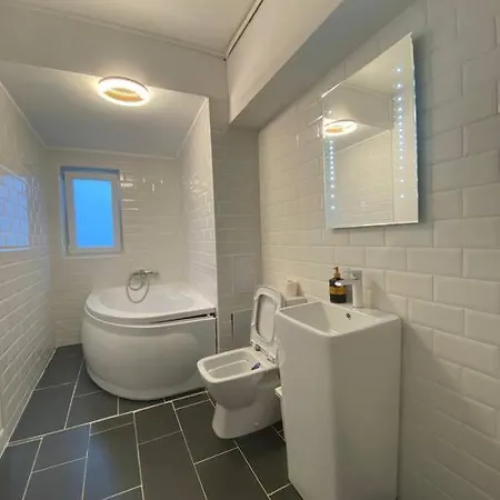 New Luxury Flat At Unirii And Parliament *